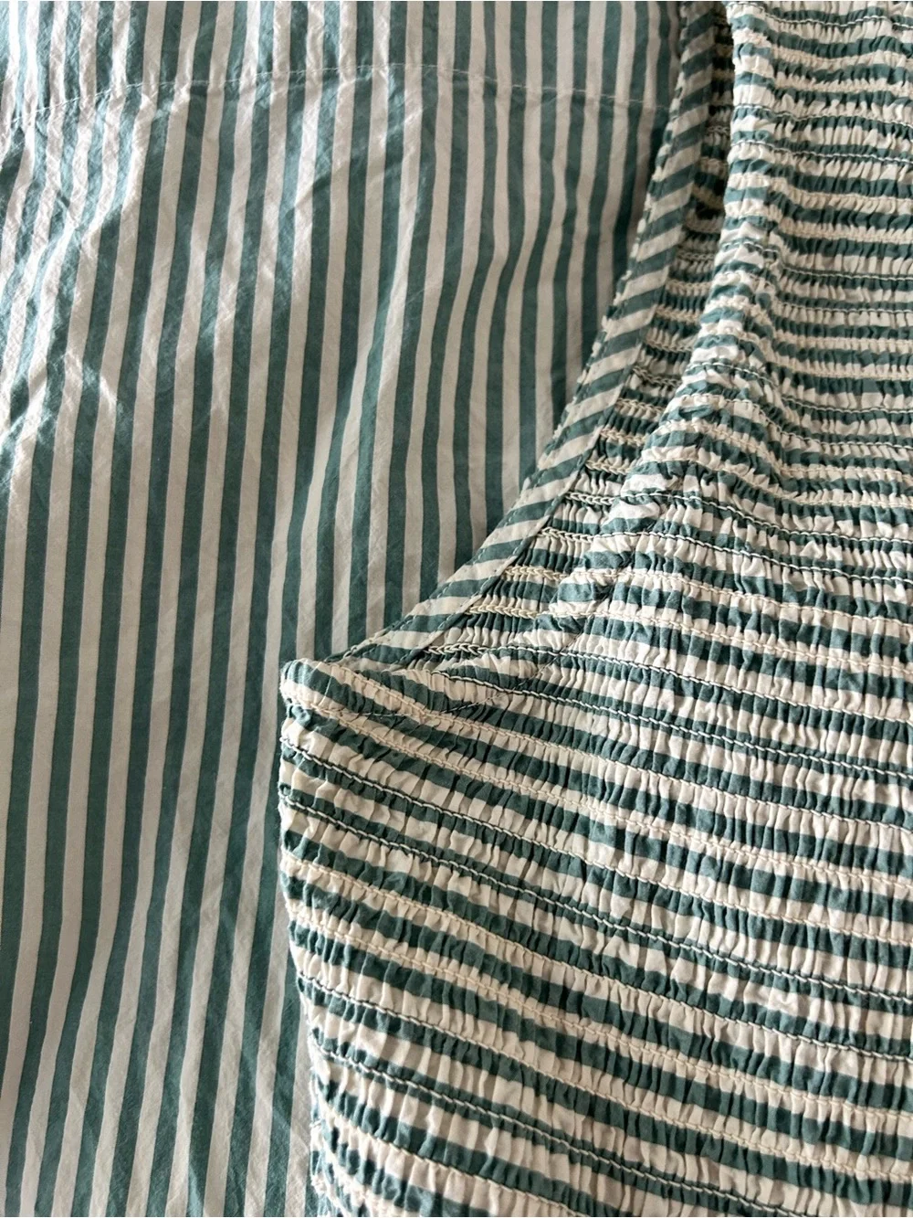 Marine Layer Darcy Smocked Poplin Pima Cotton - Picture 6 of 7